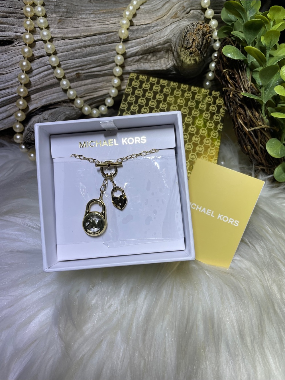 ⚜️MICHAEL KORS®Gorgeous Crystal Lock Round Logo Double Charms⚜️